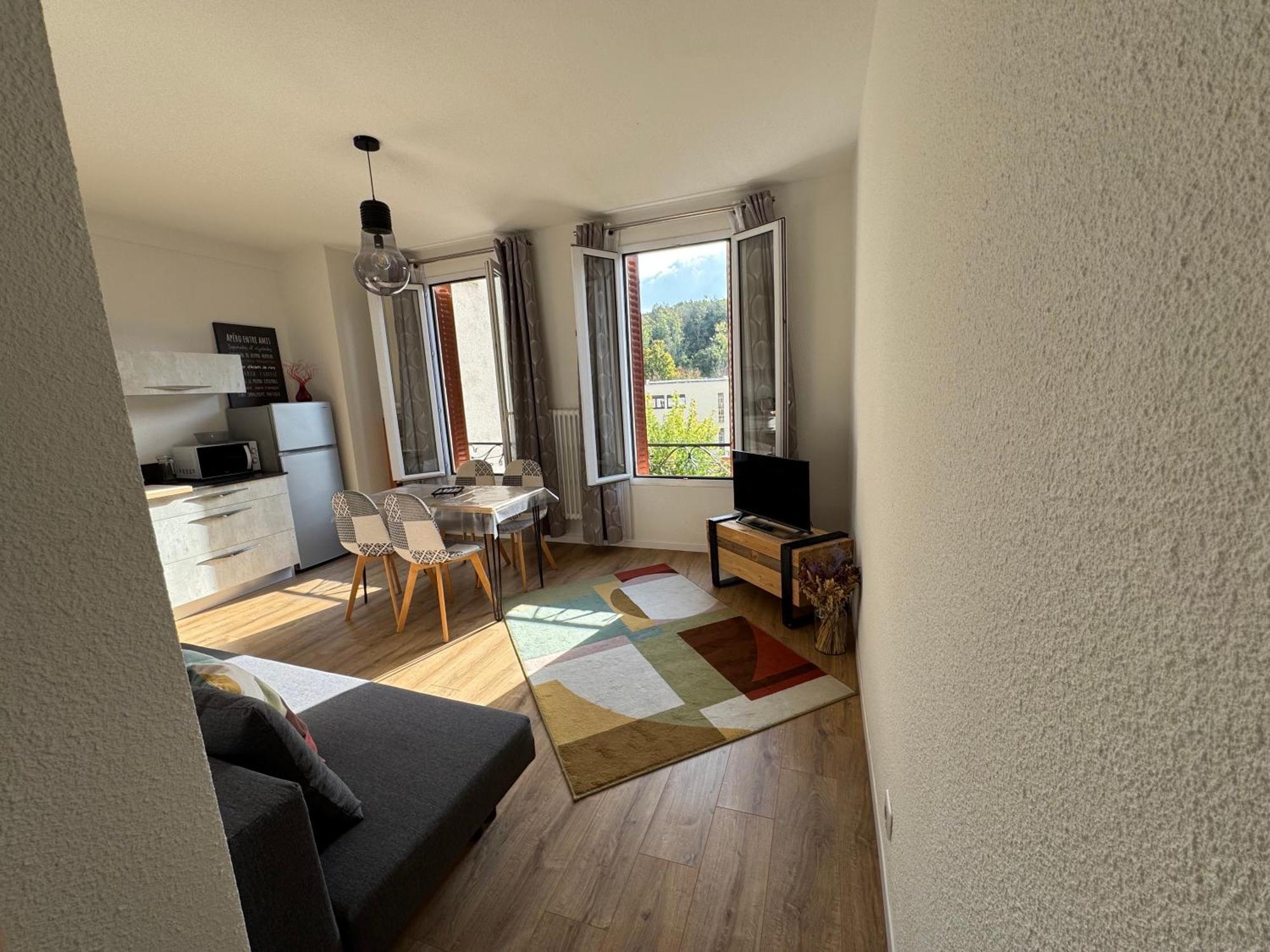 Appartement Le Madargue Idealement Place Шатель-Гийон Экстерьер фото