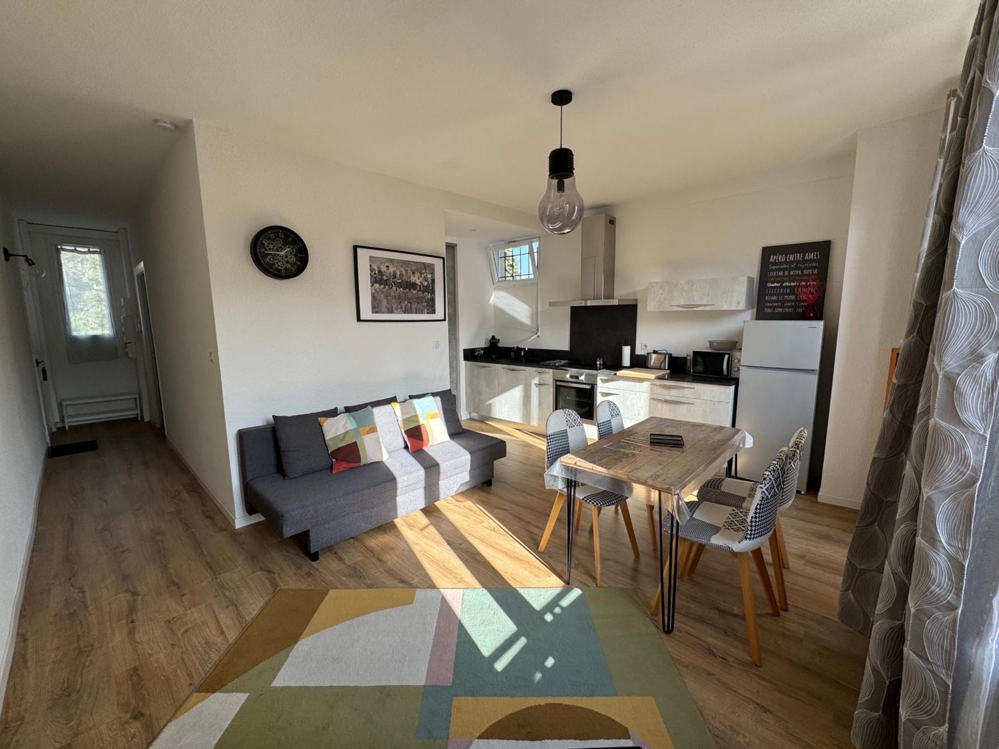 Appartement Le Madargue Idealement Place Шатель-Гийон Экстерьер фото