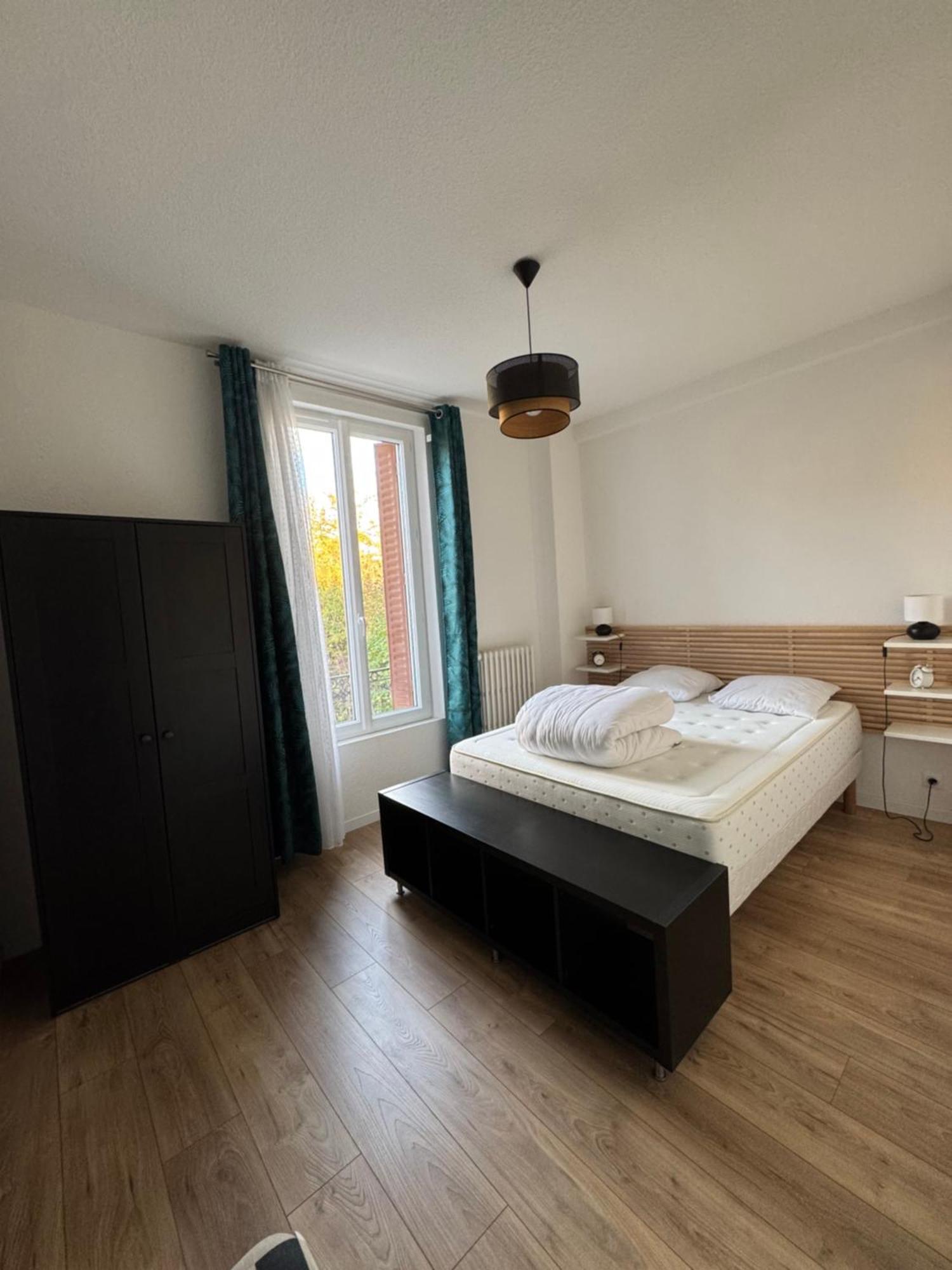 Appartement Le Madargue Idealement Place Шатель-Гийон Экстерьер фото