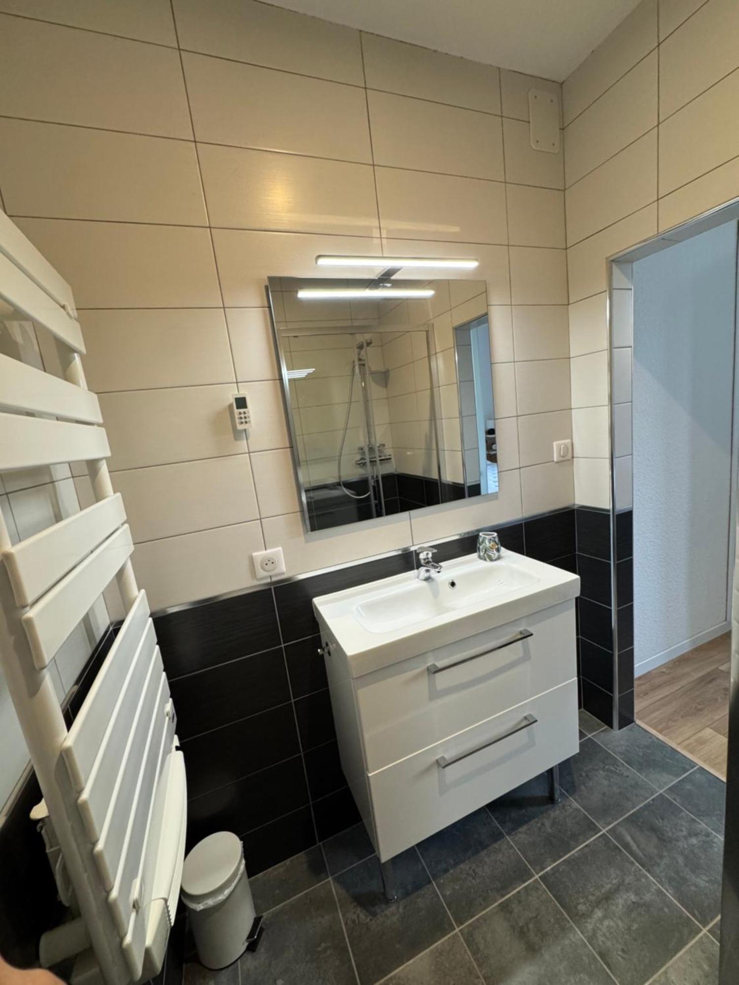 Appartement Le Madargue Idealement Place Шатель-Гийон Экстерьер фото