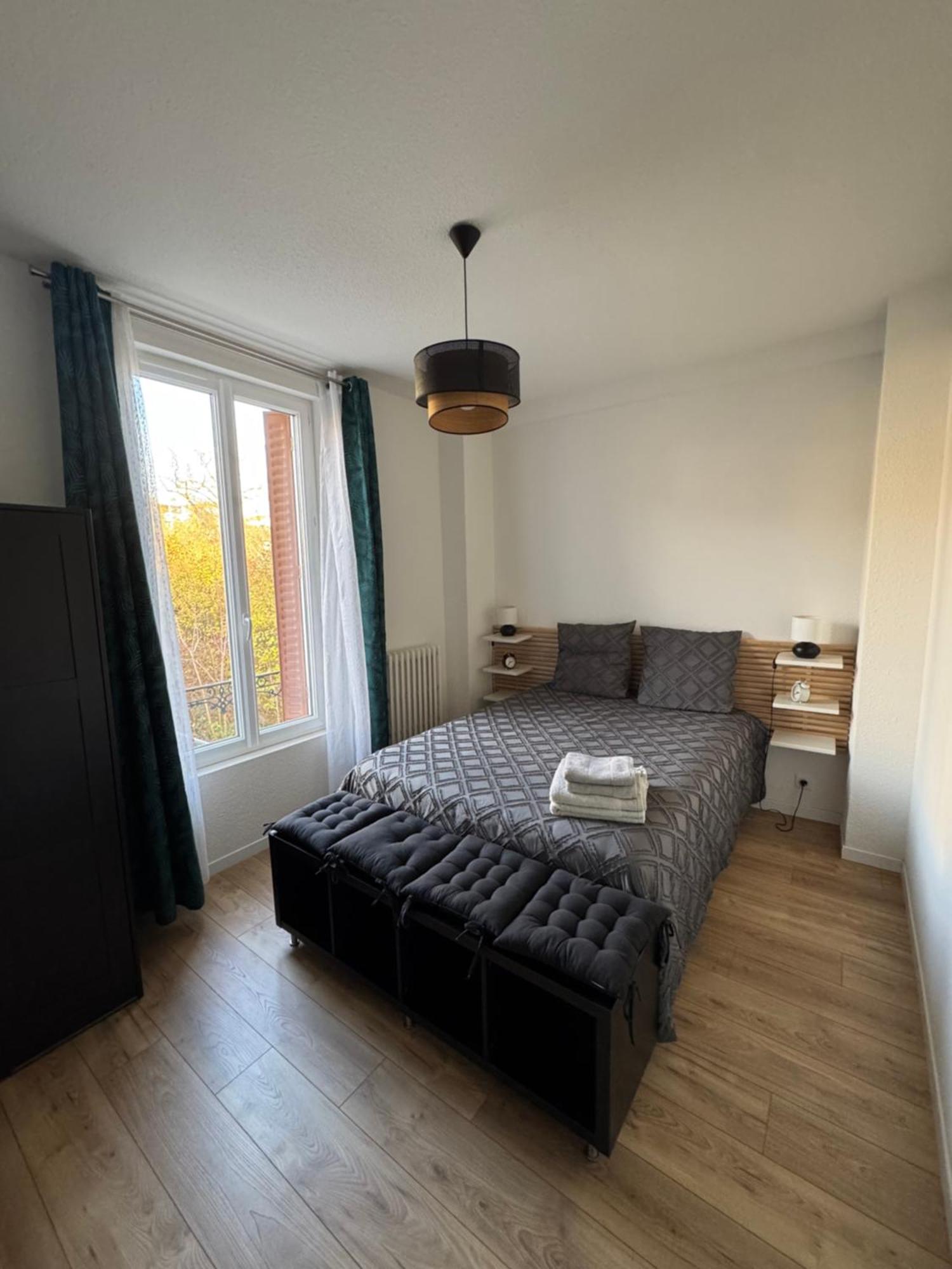 Appartement Le Madargue Idealement Place Шатель-Гийон Экстерьер фото